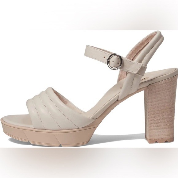 Women's Leslie Ankle‎ Strap Block Heel Sandals 6.5 New $359 - Picture 3 of 9